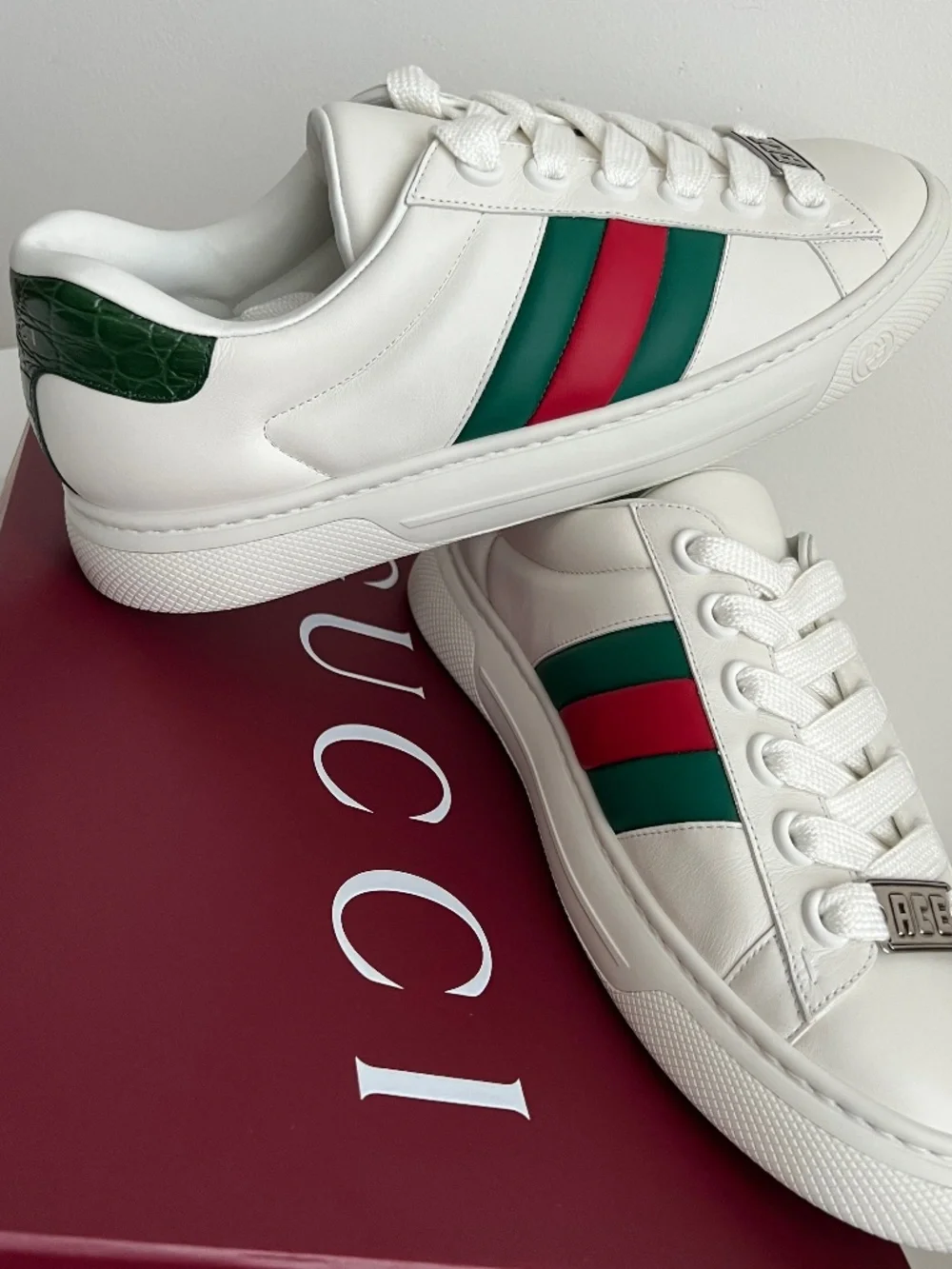 Gucci Men's Ace Sneaker White Leather Green Red Web ACE Metal Tag Lace 10 US10.5